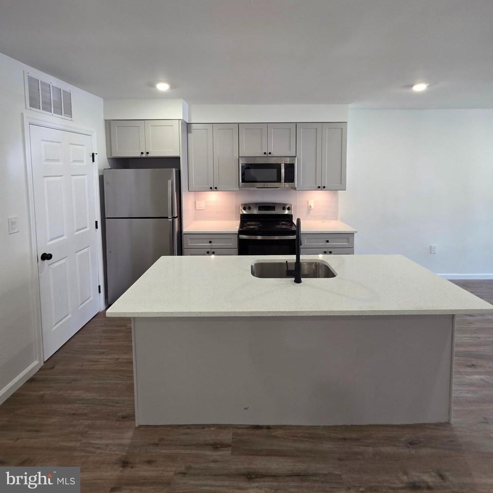 3968 Martin Luther King Jr Ave Sw #1 - Photo 5 of 22