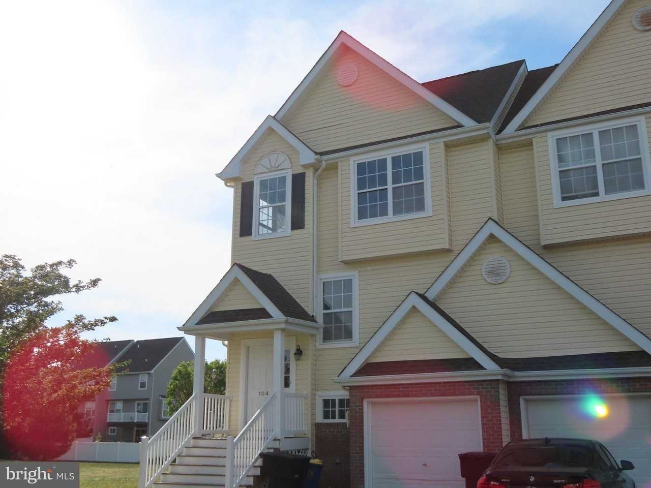 104 E Sheldrake Cir - Photo 2 of 12