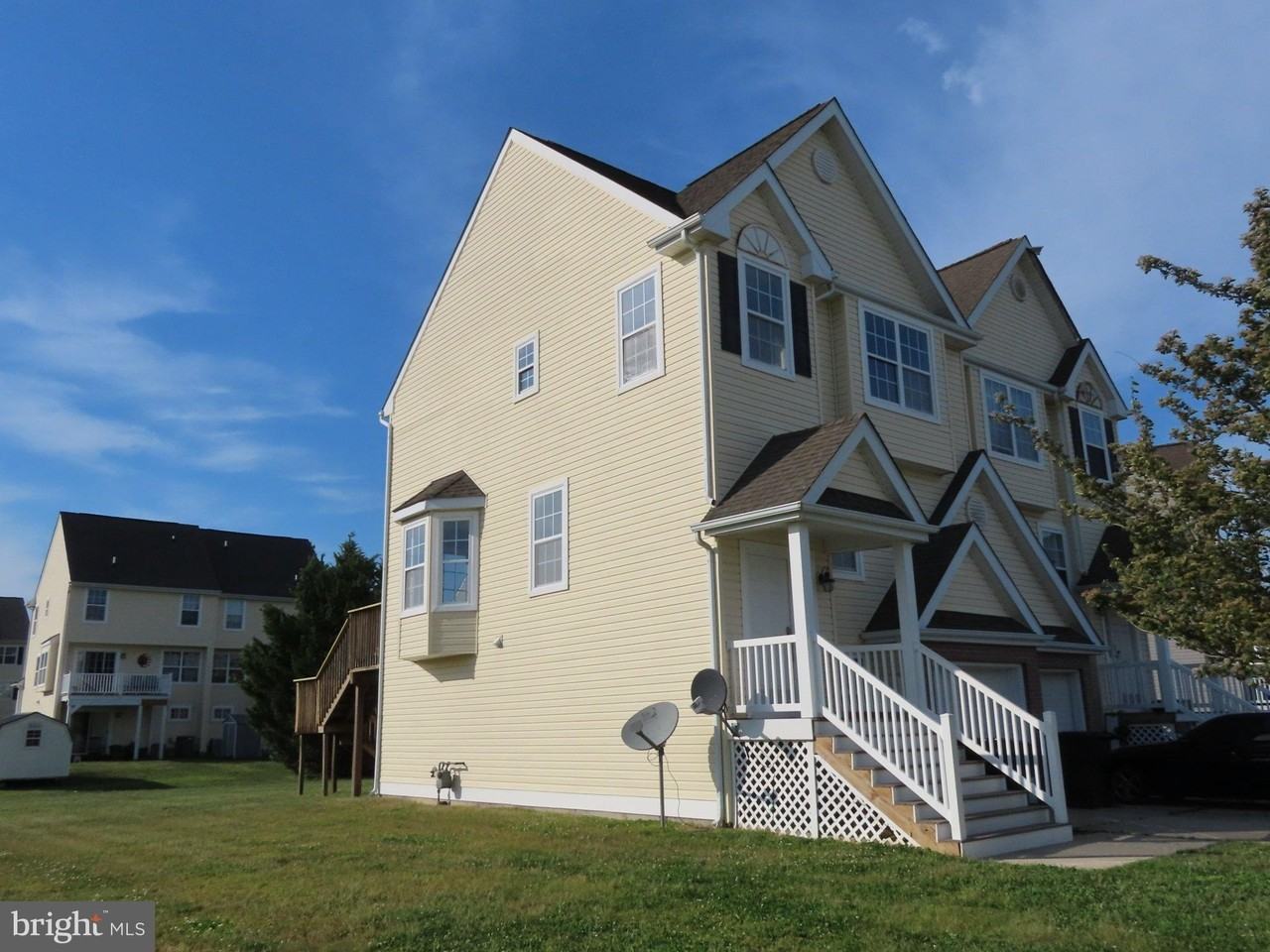 104 E Sheldrake Cir - Photo 3 of 12