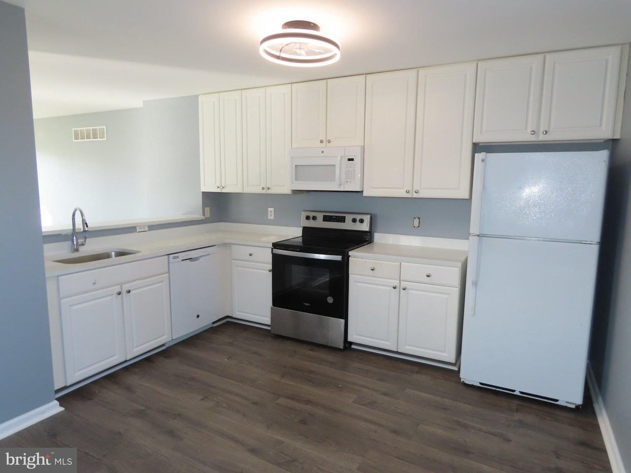 104 E Sheldrake Cir - Photo 5 of 12
