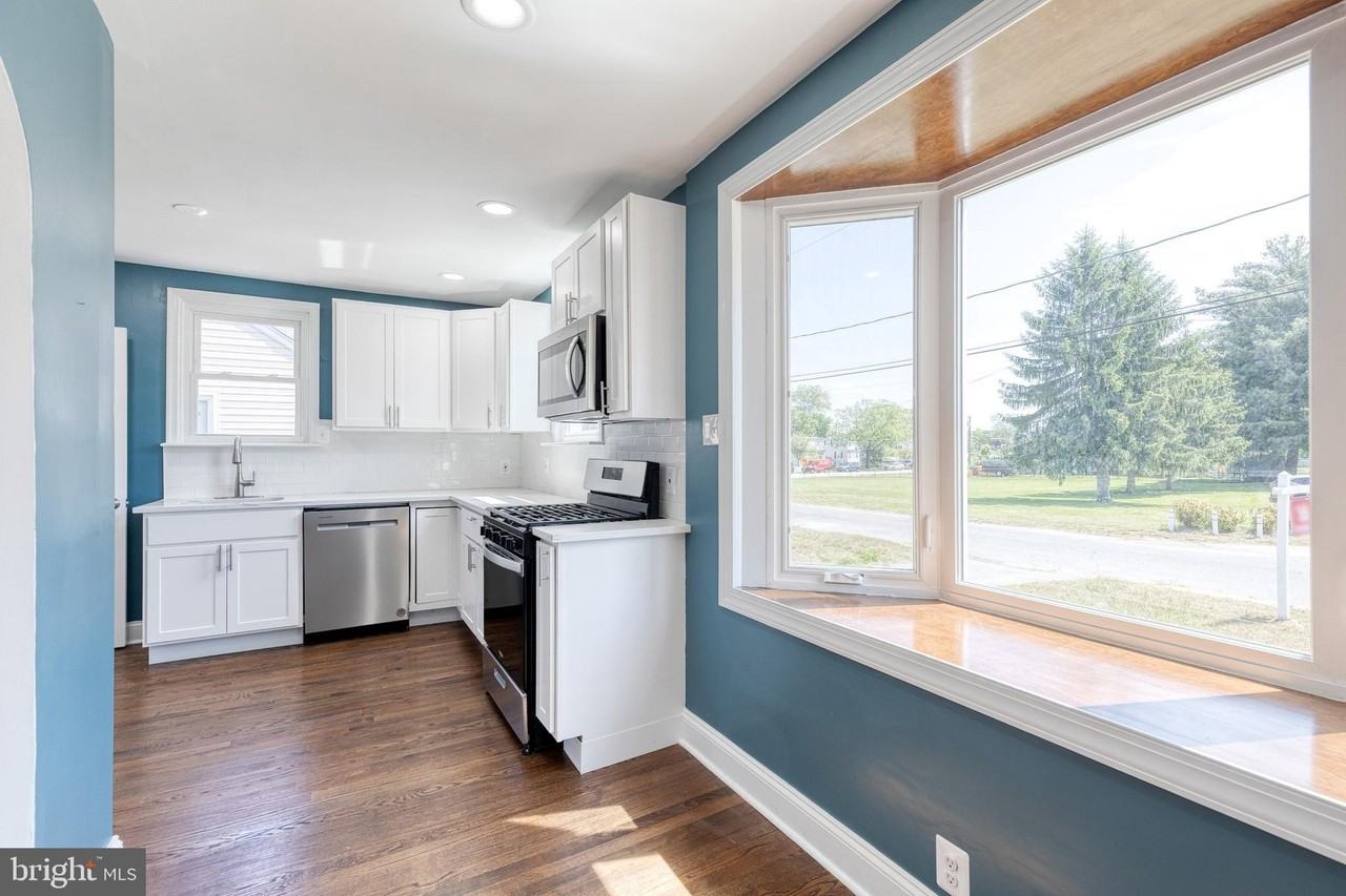 406 N St Se - Photo 7 of 25