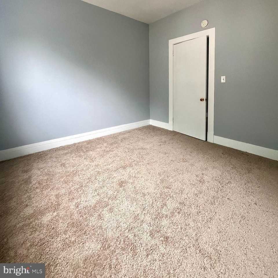 323 Baltimore Ave #1 - Photo 7 of 11