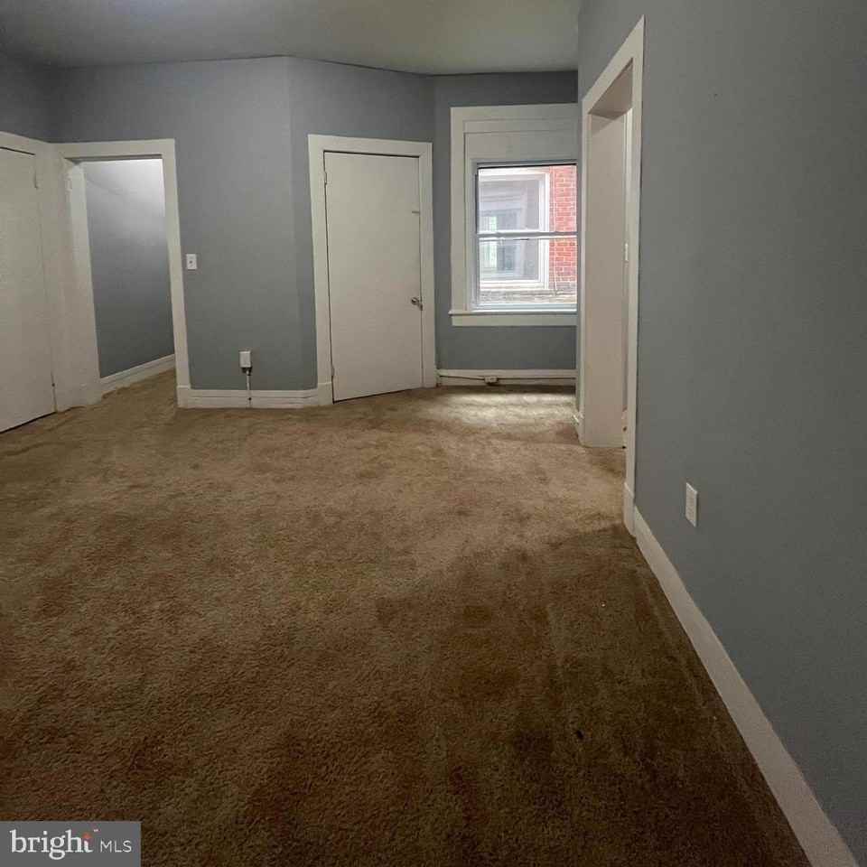323 Baltimore Ave #3 - Photo 3 of 12