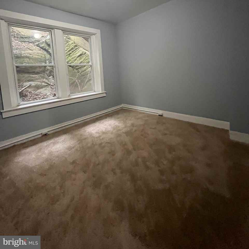323 Baltimore Ave #3 - Photo 5 of 12