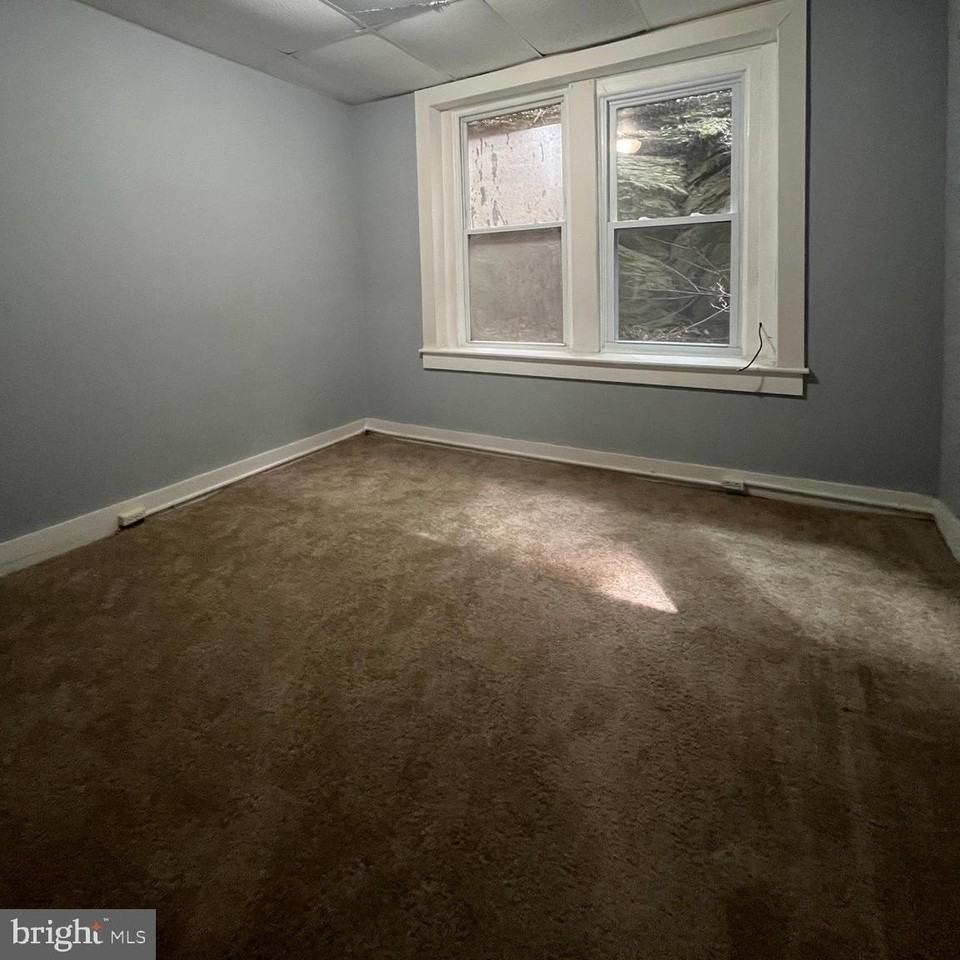 323 Baltimore Ave #3 - Photo 6 of 12