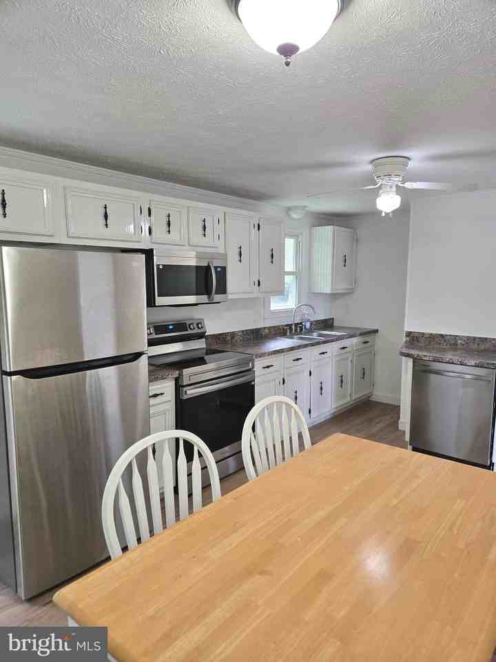 1982 Rye Ct - Photo 4 of 10