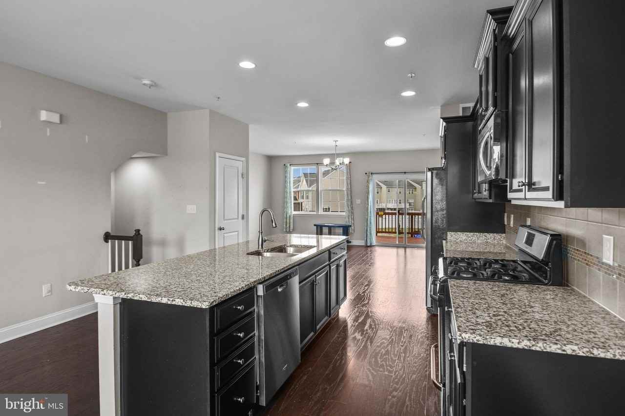 4648 Cambria Rd - Photo 3 of 22