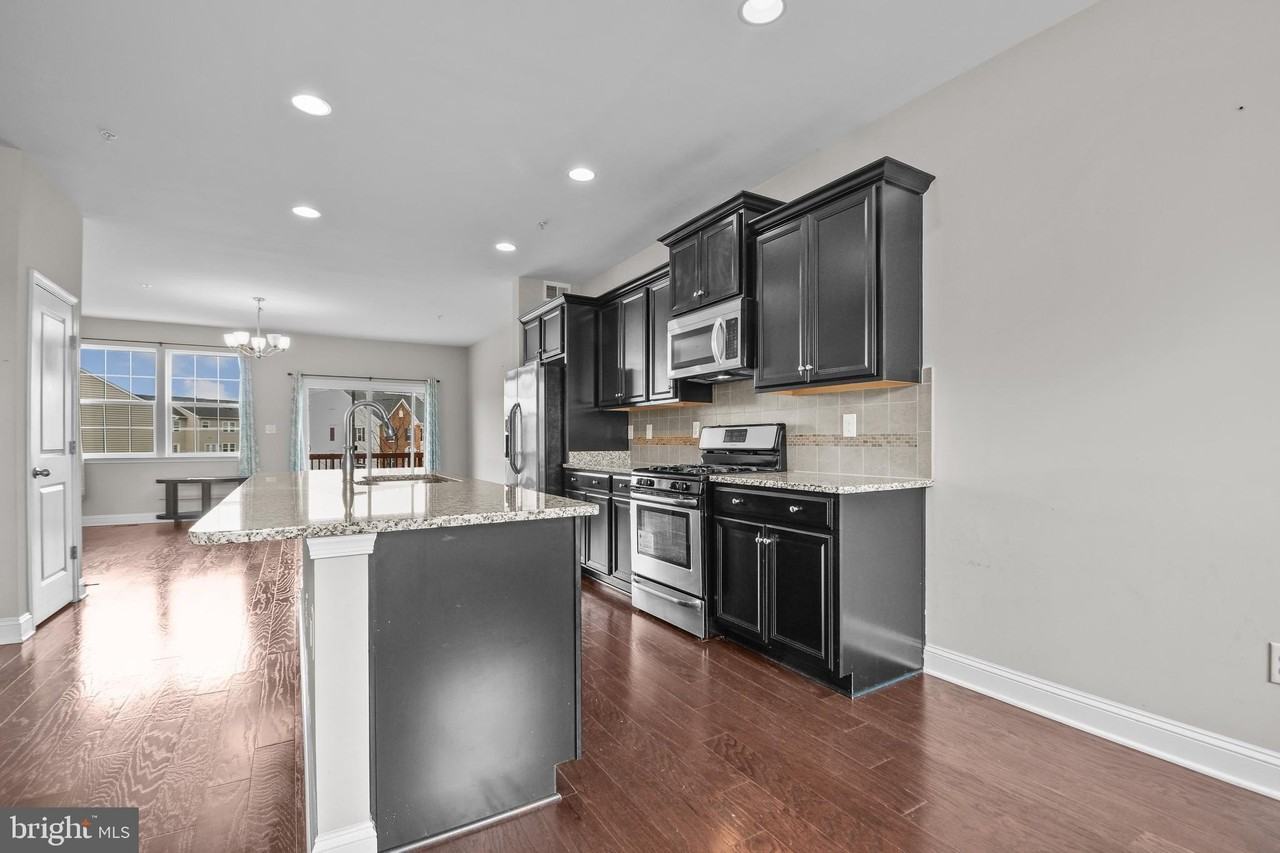 4648 Cambria Rd - Photo 4 of 22