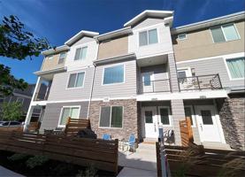 featured image of 11013 S Harvest Pointe Dr