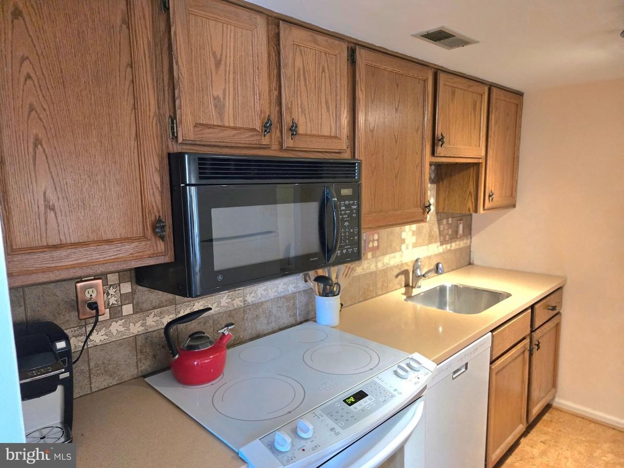 66 Hermitage Dr - Photo 5 of 8