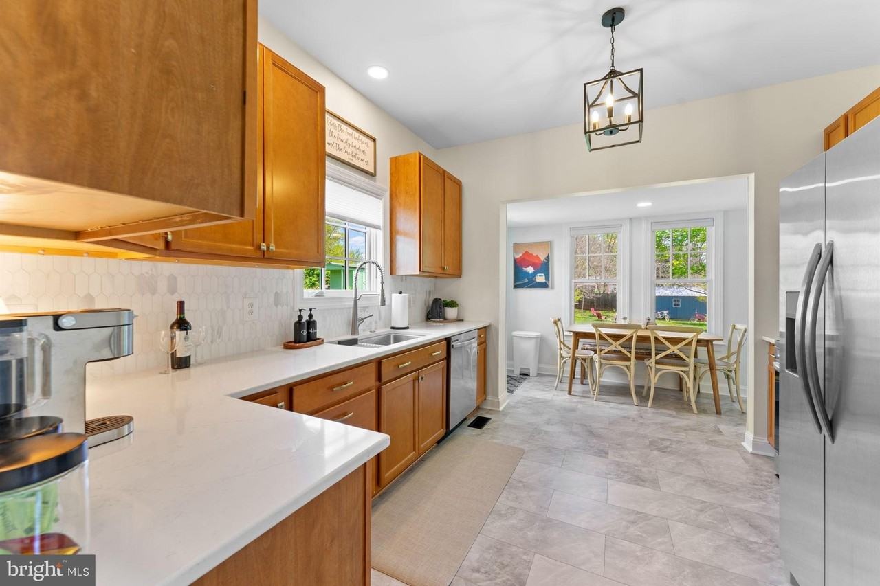 917 Terrace St - Photo 4 of 50