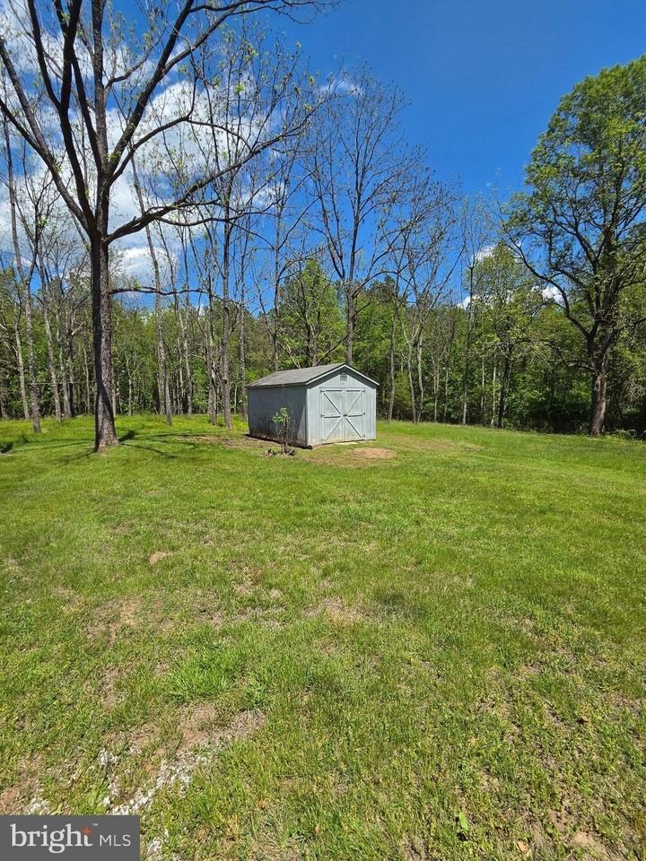 7689 Leeds Manor Rd - Photo 6 of 9