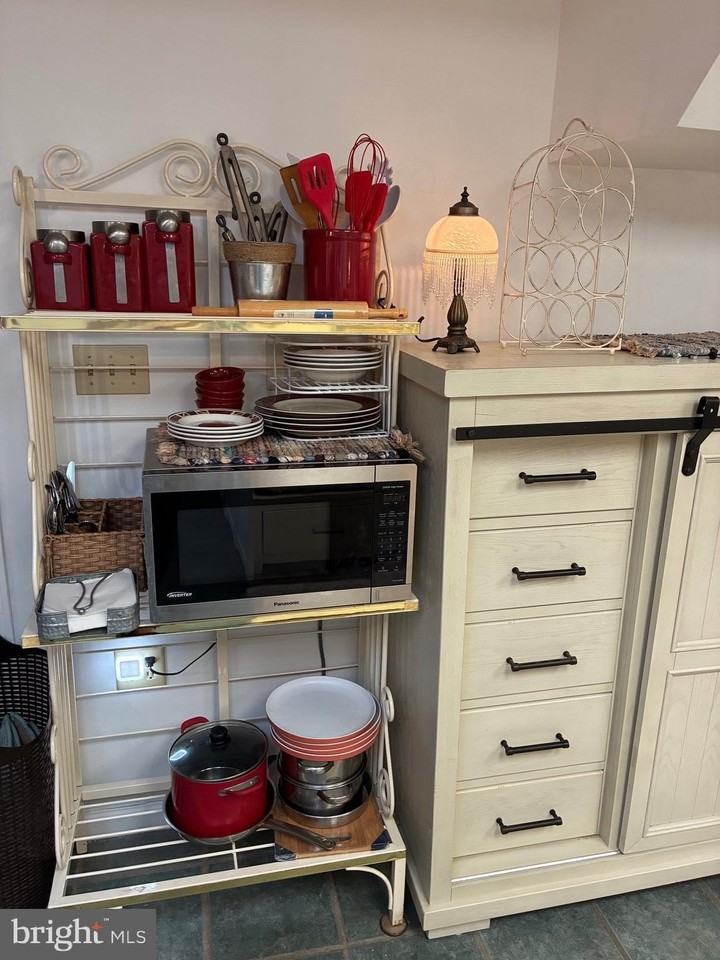 150 N Hayfield Rd - Photo 6 of 9