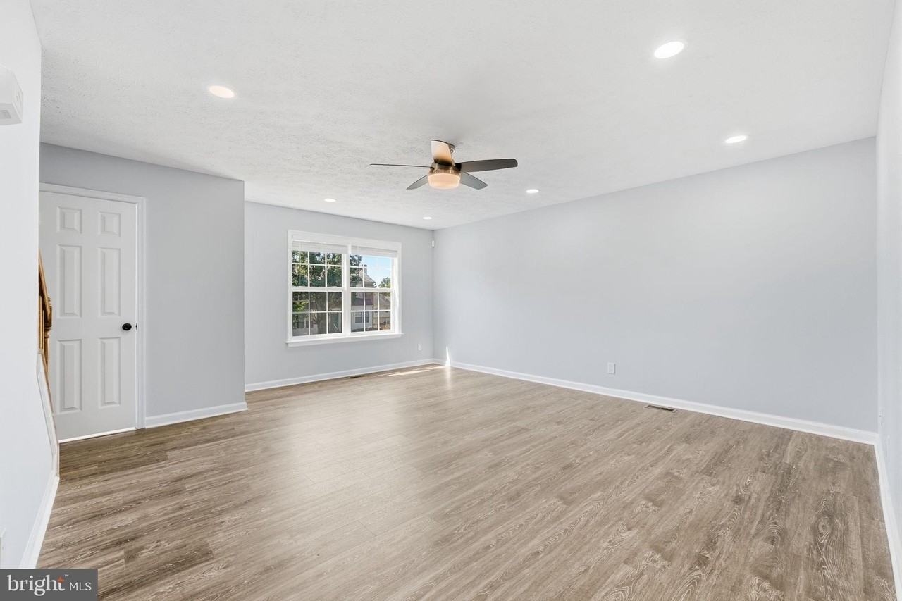 102 Regina Ln - Photo 7 of 29