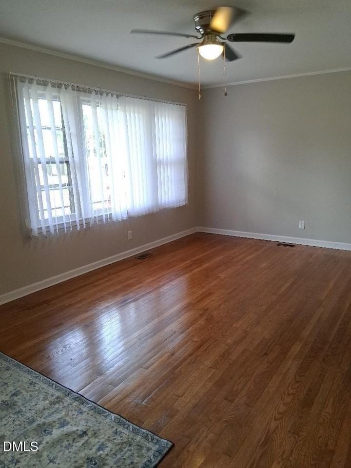 506 Beverly Dr - Photo 4 of 9