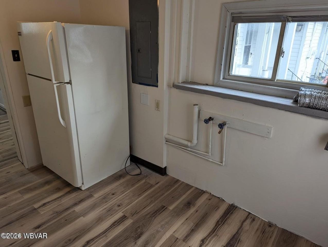 643 2nd St - Photo 7 of 13