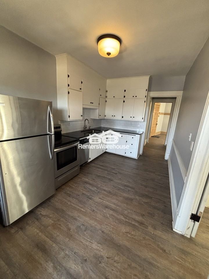 3224 Nicollet Ave #3 - Photo 4 of 16