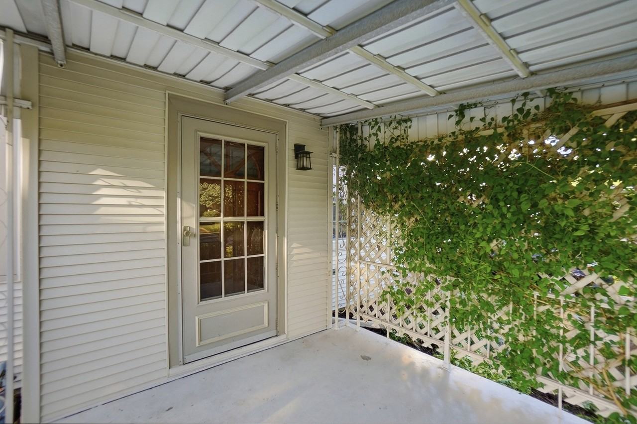 1028 Colwick Dr #1 - Photo 4 of 39