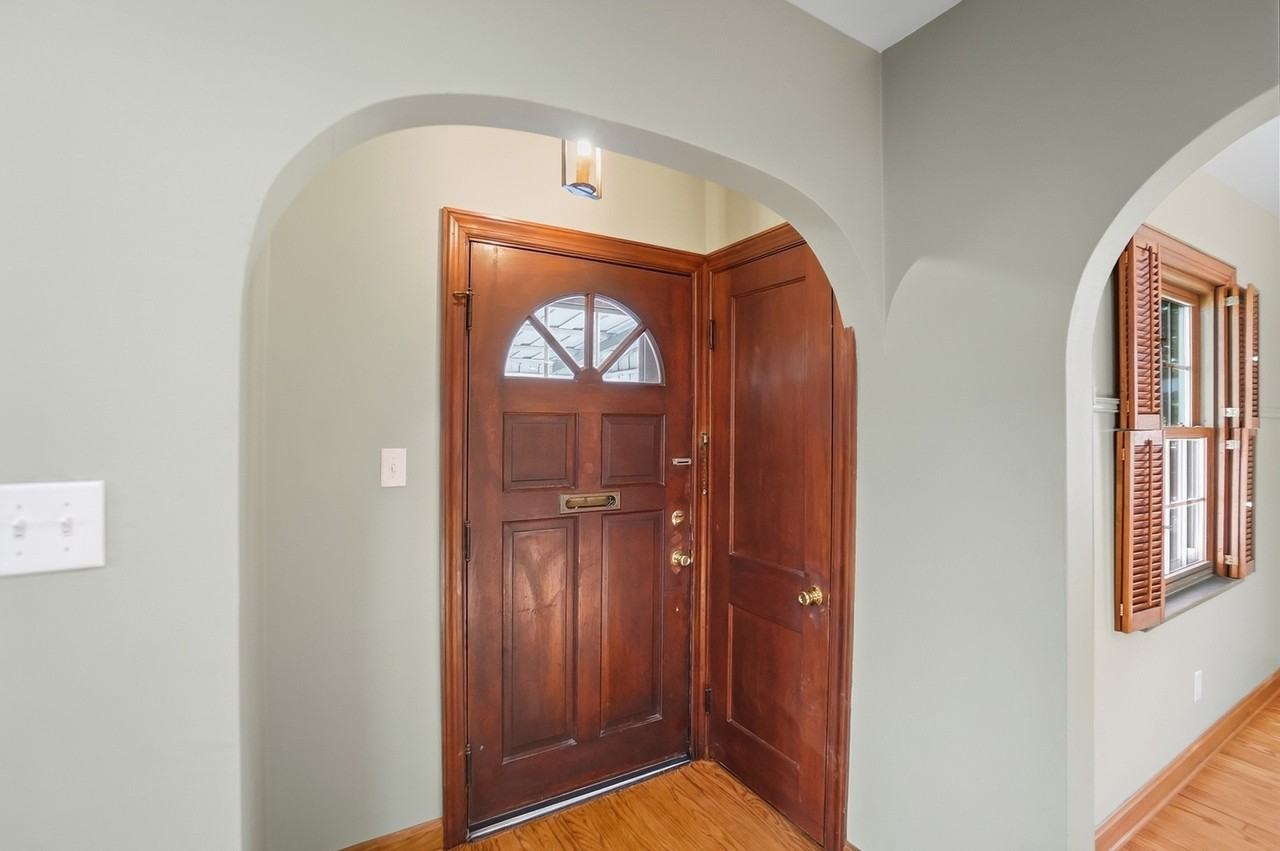 1028 Colwick Dr #1 - Photo 5 of 39