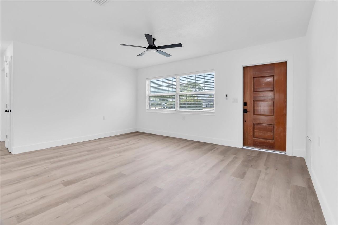 8801 Sunlit Cove Dr Ne #1 - Photo 5 of 29