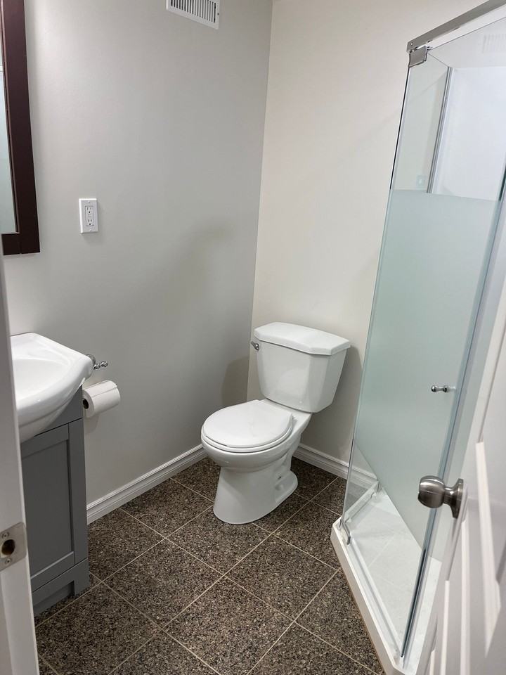 135 Monarch Street - Photo 5 of 7