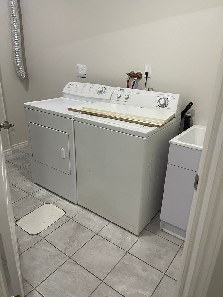 135 Monarch Street - Photo 6 of 7