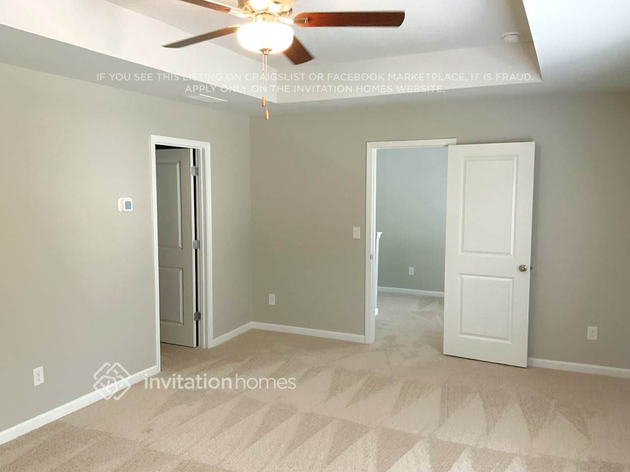 131 W Woodland Mnr - Photo 4 of 11