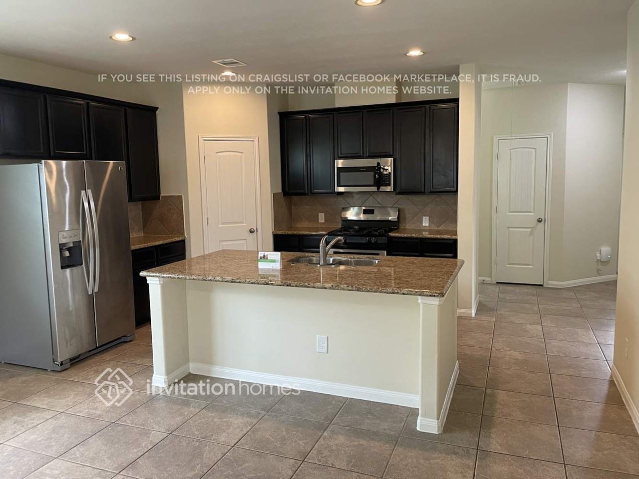 30607 Gardenia Trace Dr - Photo 3 of 12