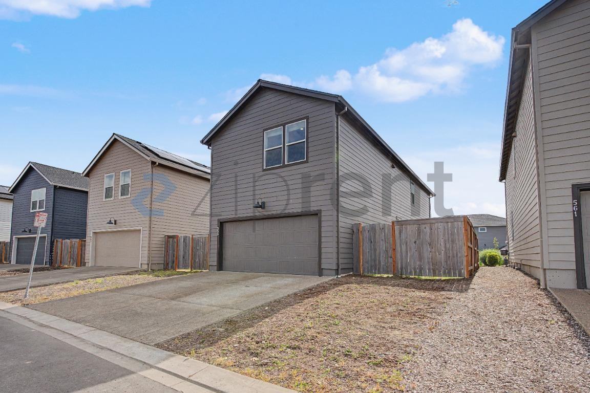 555 Stoller St - Photo 4 of 27