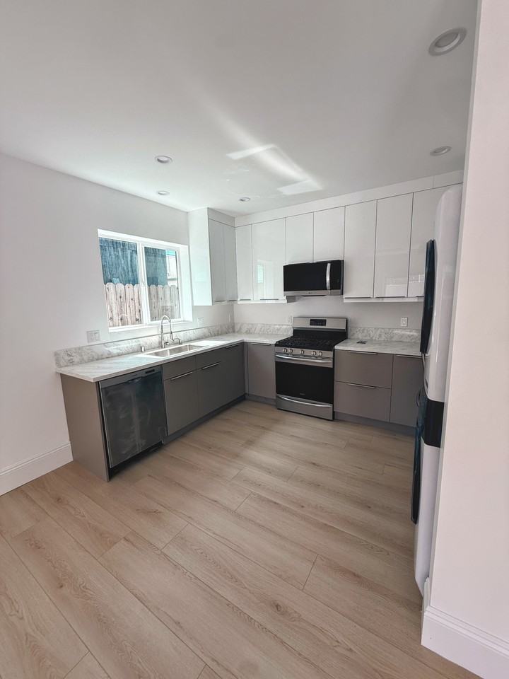 4151 West 172nd Street #ADU - Photo 5 of 16