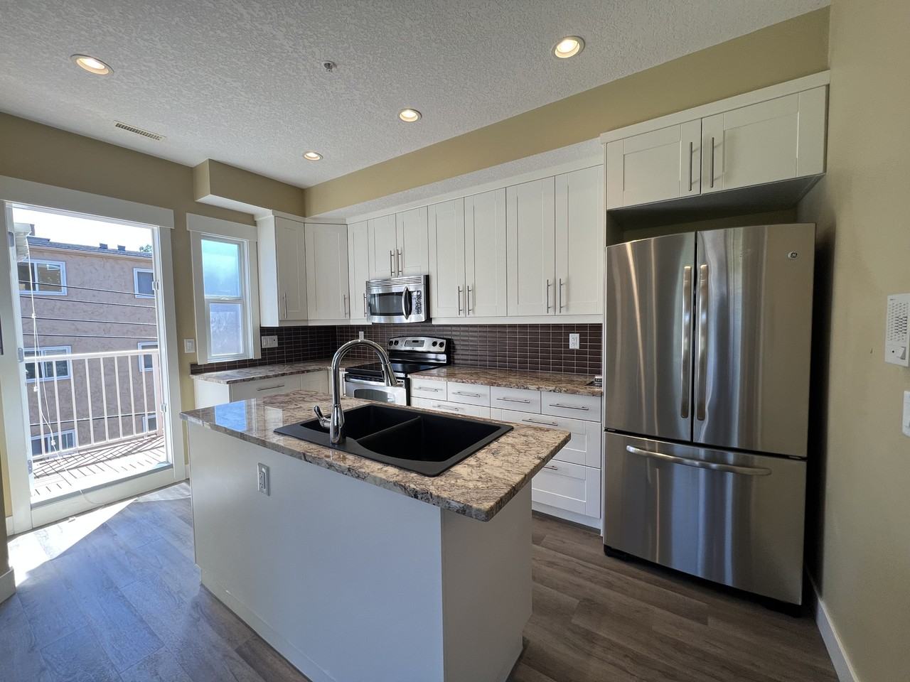 2306 17a St Sw - Photo 6 of 28