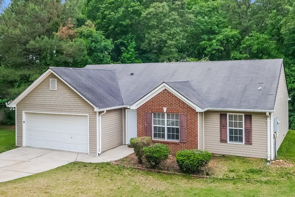 1304 Violet Ln - Photo 3 of 16