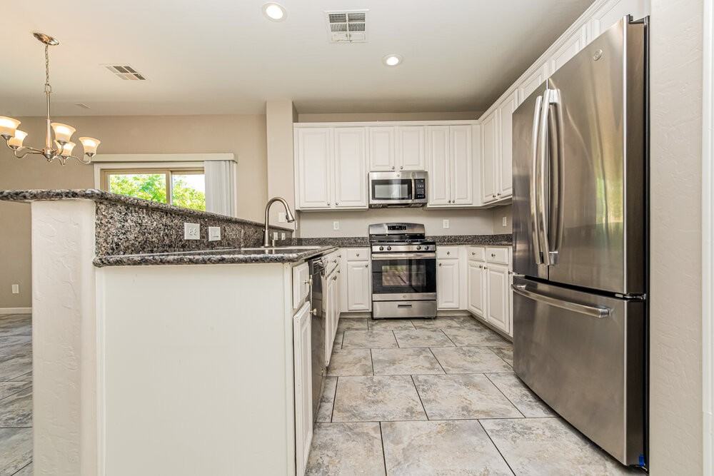 9044 Catching Ct - Photo 7 of 17