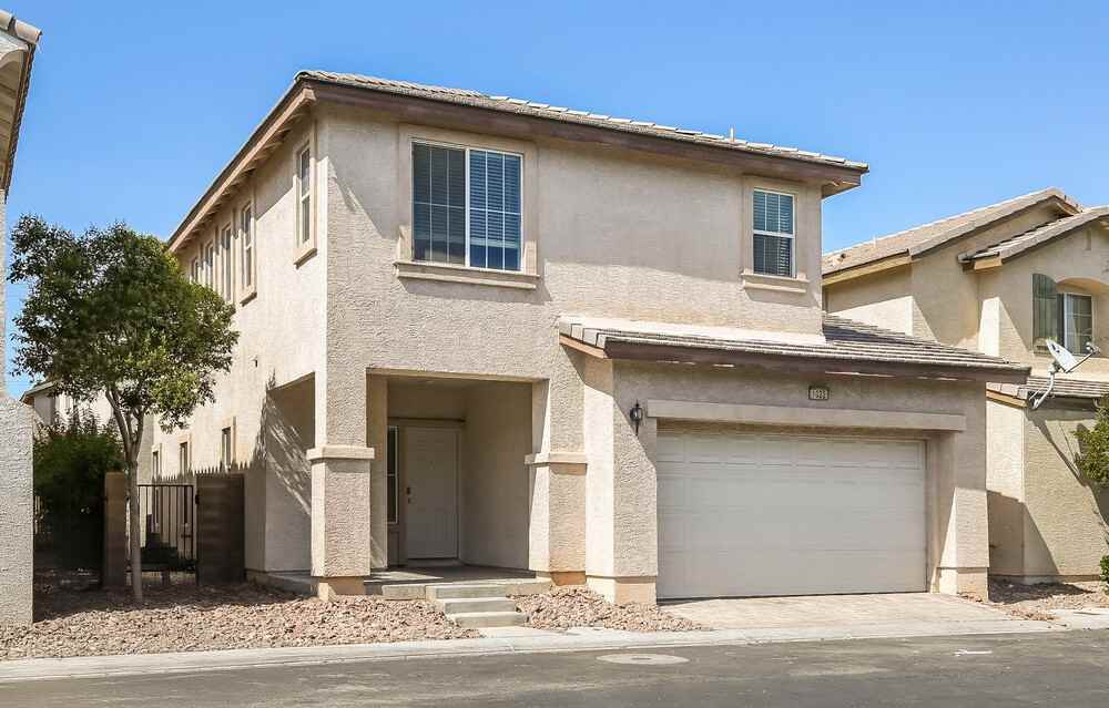 1022 Shades End Ave - Photo 4 of 17