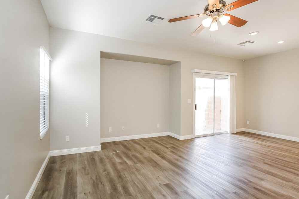 1022 Shades End Ave - Photo 5 of 17
