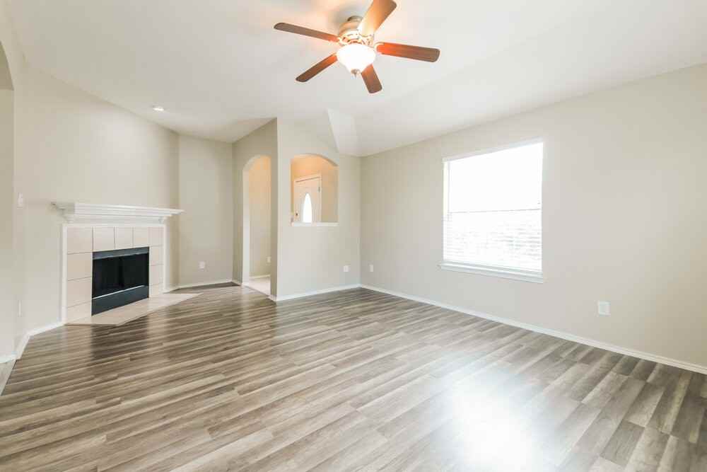813 Huddleston Ct - Photo 7 of 16