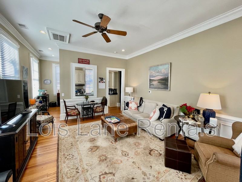 192 Wentworth St - Photo 3 of 23