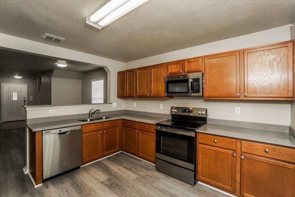 9331 Maple Silver - Photo 7 of 17