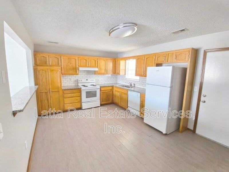 408 S Johnson Dr - Photo 3 of 7