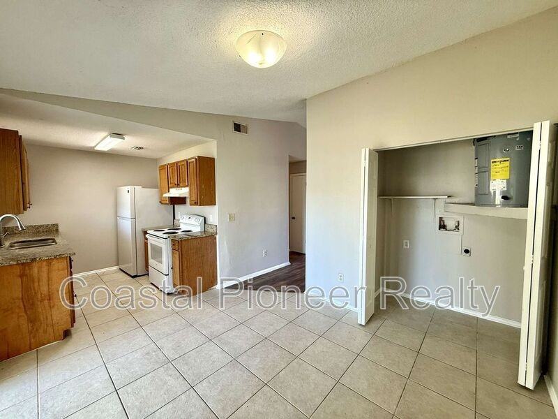 1242 Coolmont Dr - Photo 6 of 27
