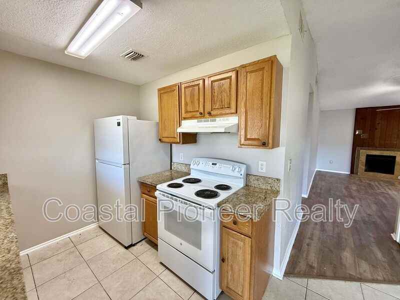 1242 Coolmont Dr - Photo 7 of 27
