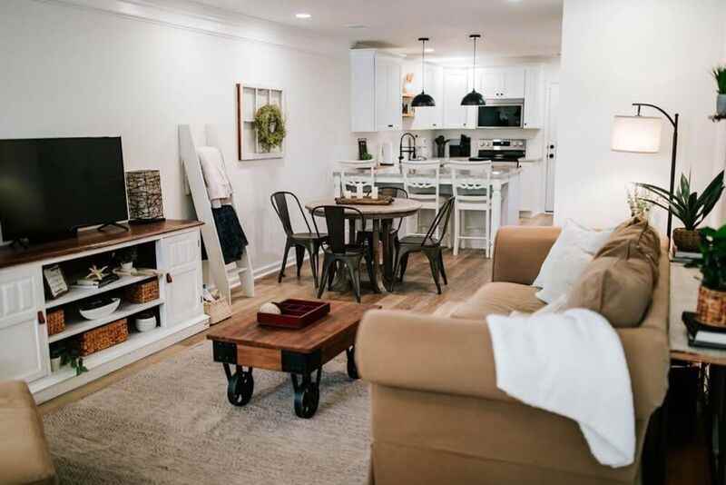 129 N Peter St - Photo 3 of 12