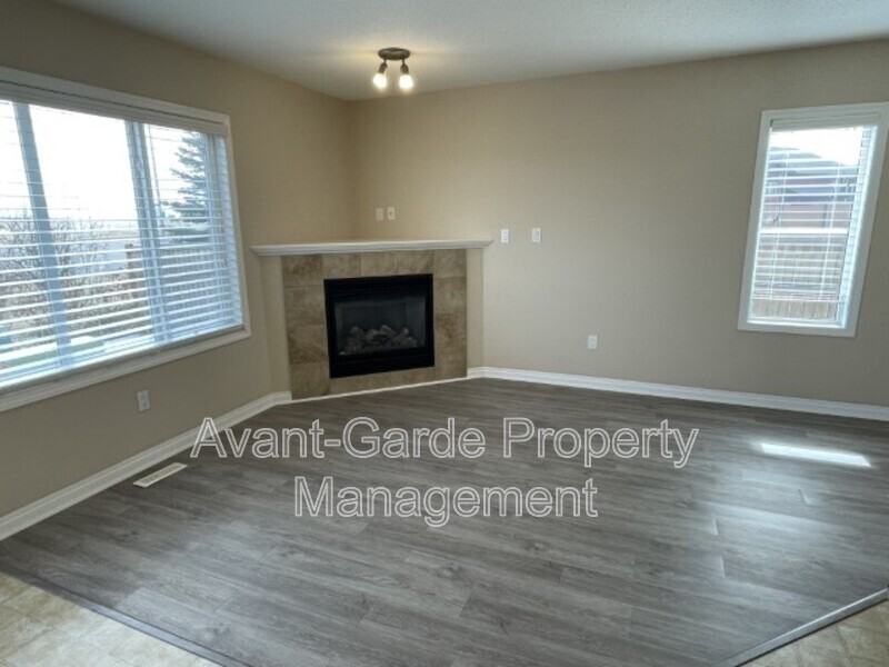 100 Graywood Mews - Photo 3 of 26