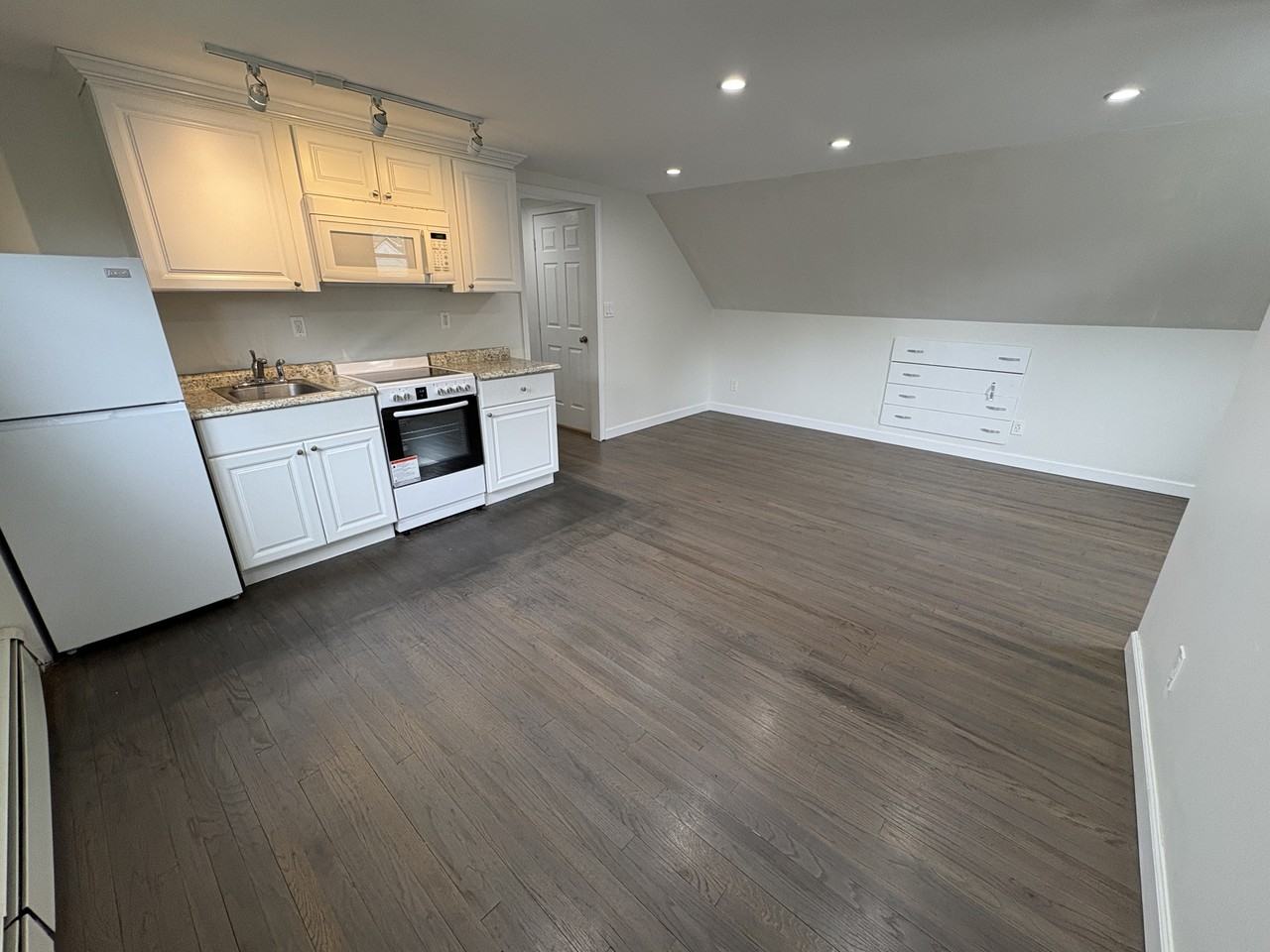 310 West 13th Street - Photo 2 of 5
