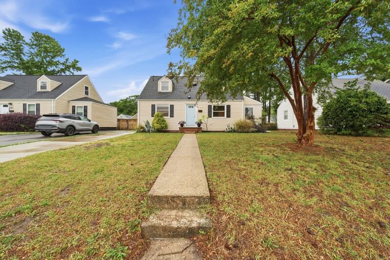 8037 Crescent Rd - Photo 3 of 30
