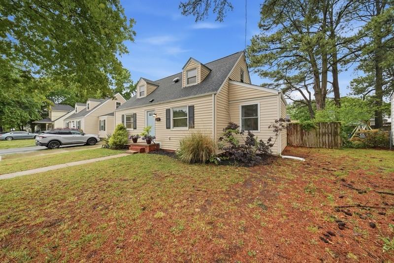 8037 Crescent Rd - Photo 4 of 30