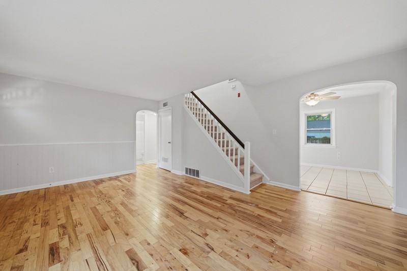 8037 Crescent Rd - Photo 6 of 30