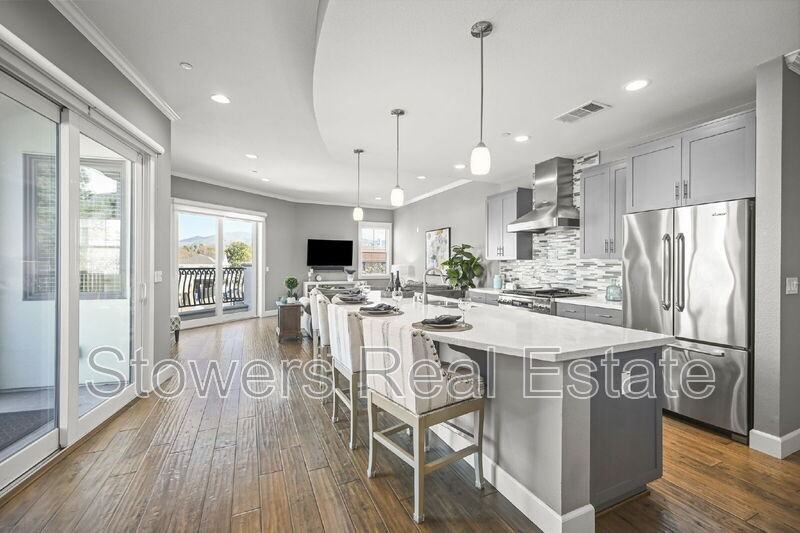 111 W Prospect Ave #205 - Photo 3 of 32