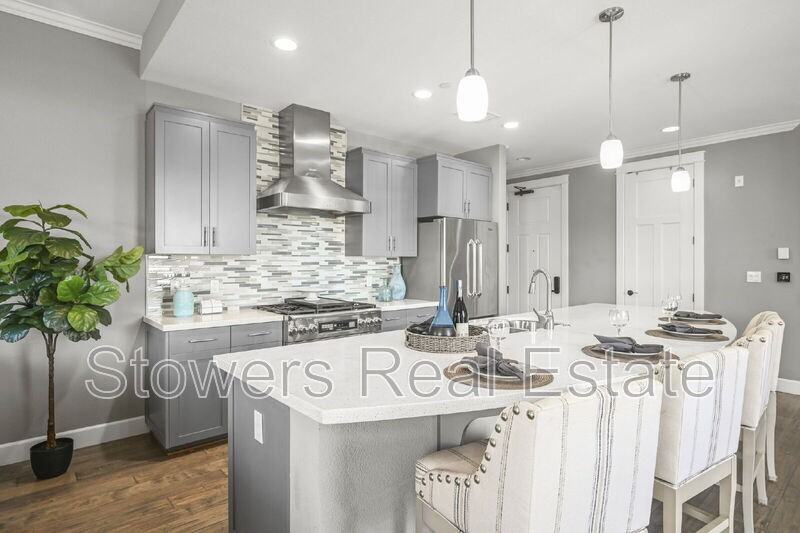 111 W Prospect Ave #205 - Photo 5 of 32