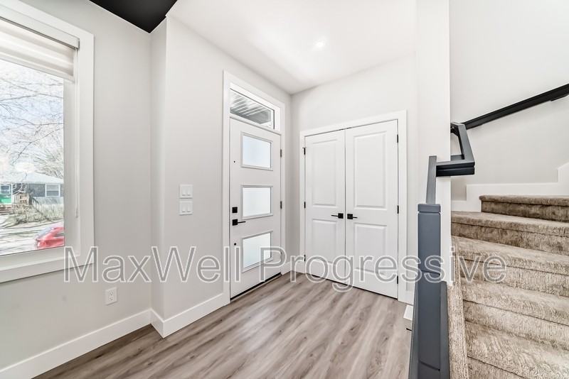 12903 123a St Nw #MAIN - Photo 4 of 50